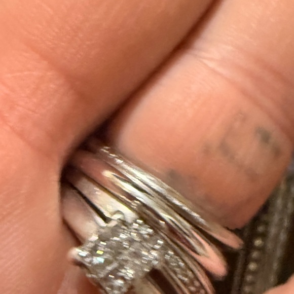 Vintage Avon Silver Ring with Iridescent Mother-of-Pearl Oval - Picture 12 of 15